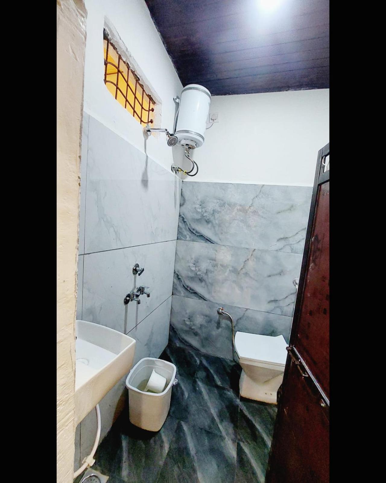 Hotel Om Palace Ujjain Zewnętrze zdjęcie