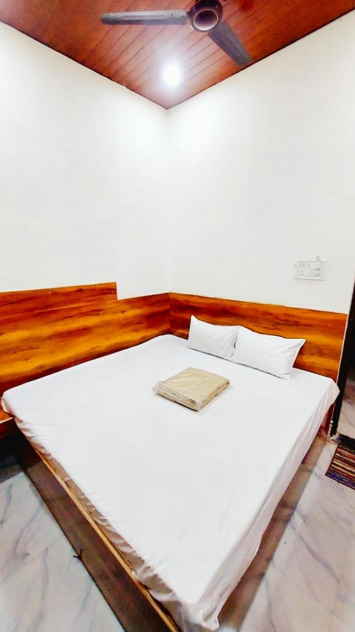 Hotel Om Palace Ujjain Zewnętrze zdjęcie